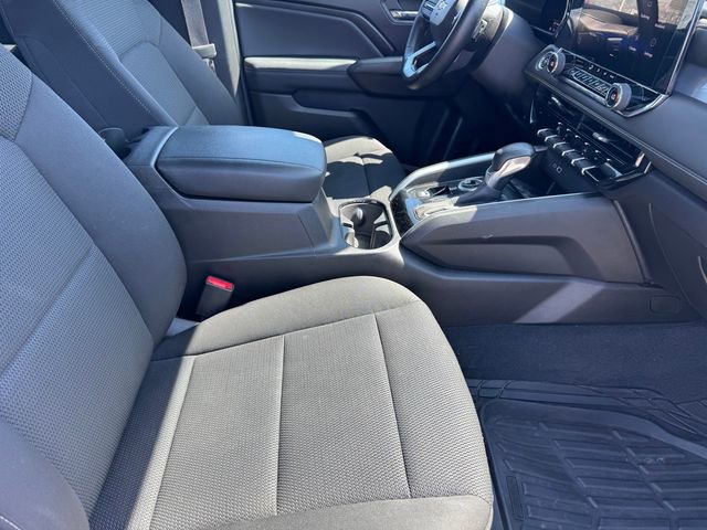2023 Chevrolet Colorado LT photo 3