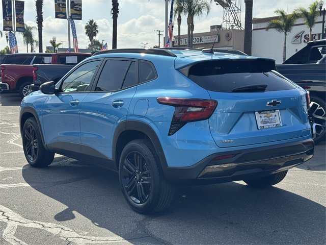 2025 Chevrolet Trax ACTIV photo 2