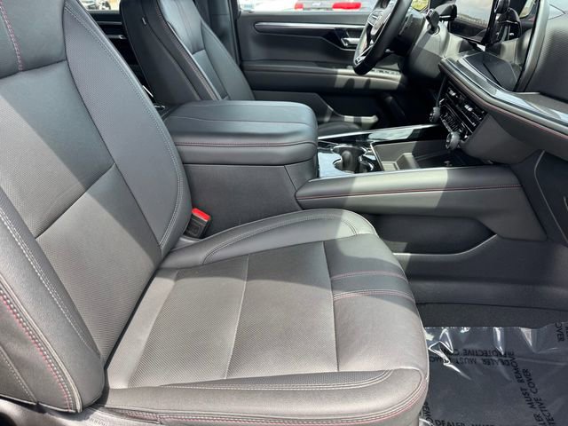 2025 Chevrolet Suburban RST photo 3