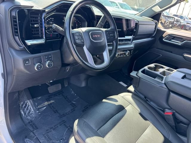 2025 GMC Sierra 1500 SLT - Photo 11