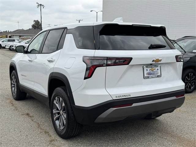 2026 Chevrolet Equinox LT photo 2