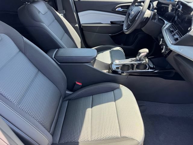2026 Chevrolet Trax LT - Photo 7