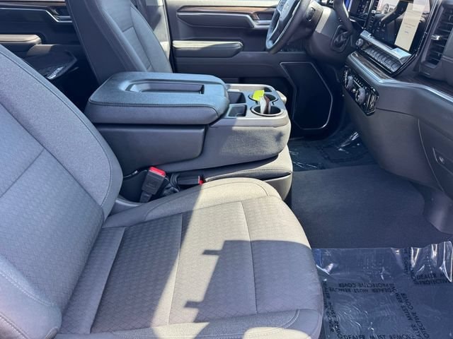 2022 Chevrolet Silverado 1500 LT - Photo 7