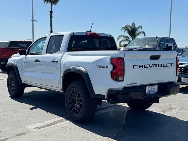 2026 Chevrolet Colorado Trail Boss photo 2