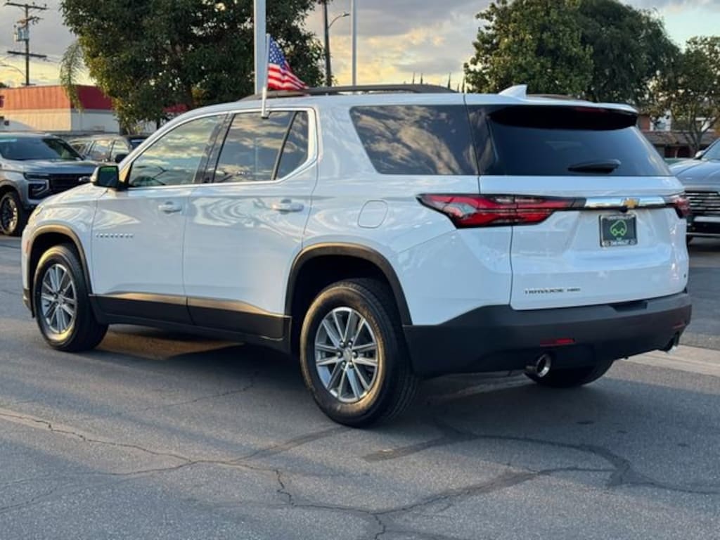 Used 2023 Chevrolet Traverse LT Cloth SUV