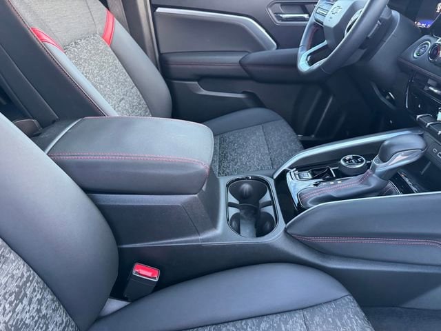 2023 Chevrolet Colorado Z71 photo 3