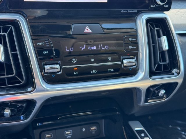 2022 Kia Sorento SX - Photo 17