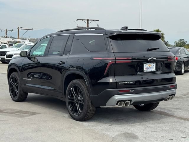2026 Chevrolet Traverse LT photo 2