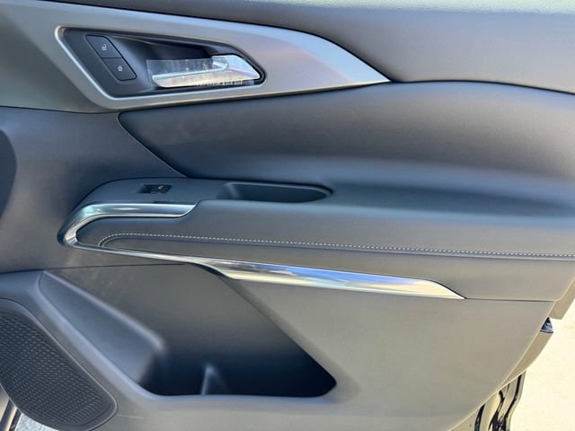 2026 Chevrolet Traverse LT photo 3