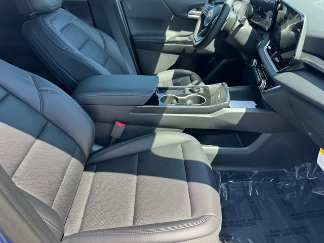 2027 Chevrolet Equinox LT - Photo 7