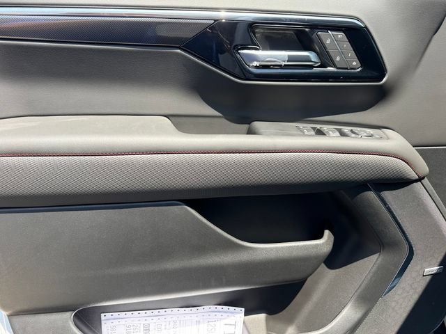 2026 Chevrolet Suburban RST - Photo 13