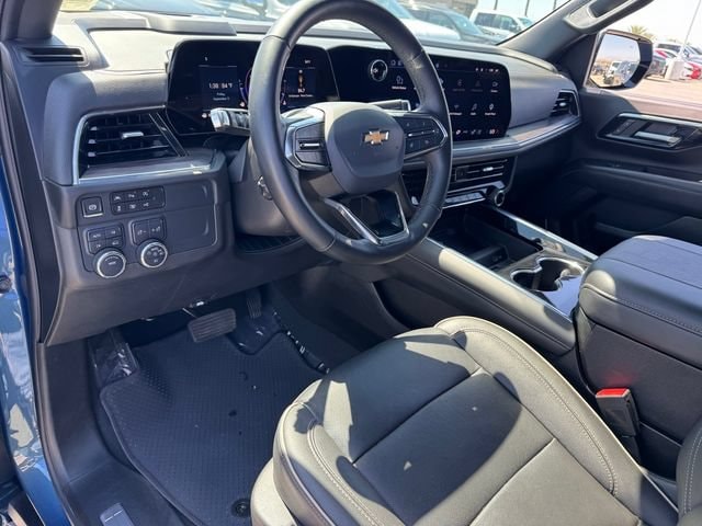 2025 Chevrolet Suburban Premier - Photo 13