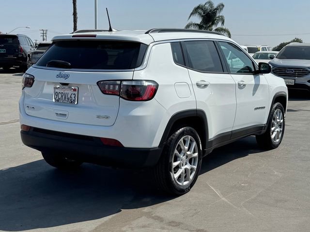 2022 Jeep Compass Latitude Lux 4x4 photo 4