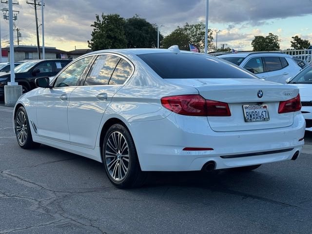 2018 BMW 530i 530i photo 2