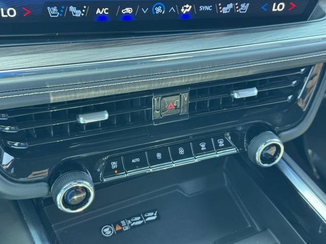 2025 Chevrolet Suburban Premier - Photo 17