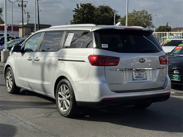 2019 Kia Sedona LX EX photo 2