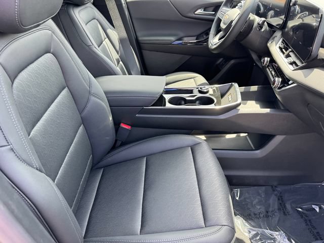 2027 Chevrolet Equinox LT - Photo 7