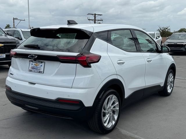 2027 Chevrolet Bolt LT photo 4