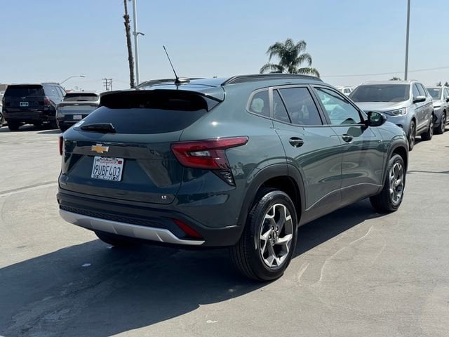 2025 Chevrolet Trax LT photo 6