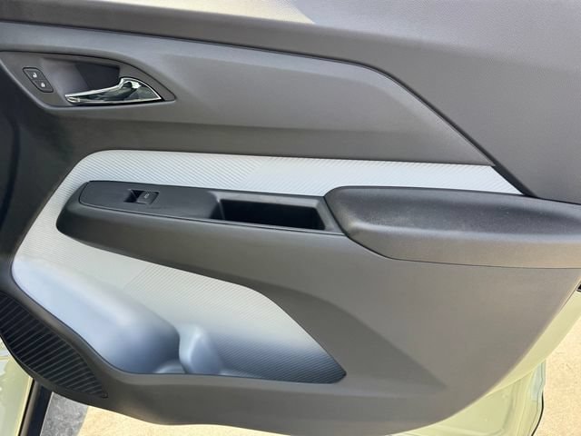 2027 Chevrolet Bolt LT - Photo 8