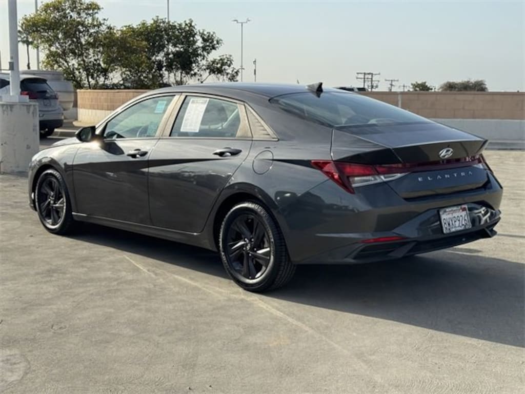 Used 2021 Hyundai Elantra SEL Sedan