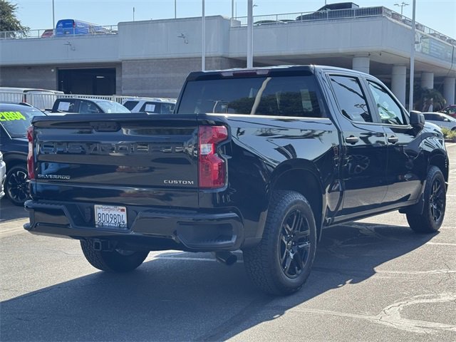 2025 Chevrolet Silverado 1500 Custom photo 4