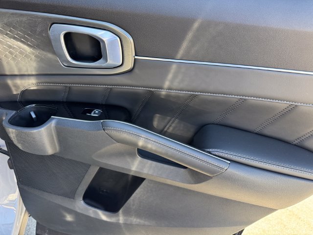 2022 Kia Sorento SX - Photo 9