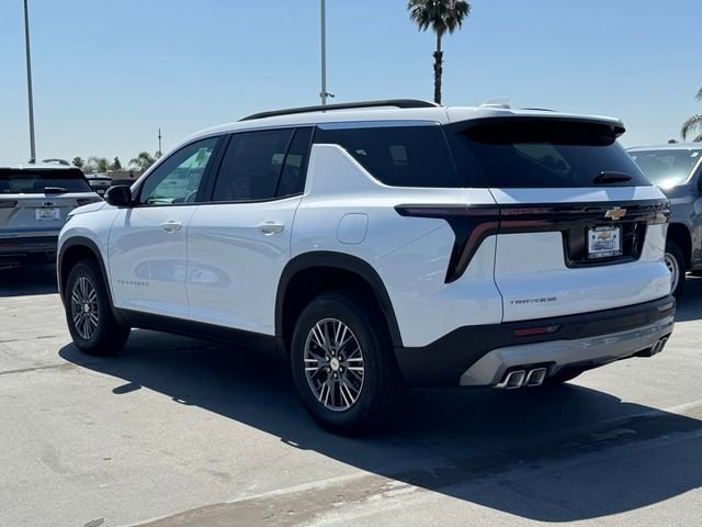 2026 Chevrolet Traverse LT photo 2