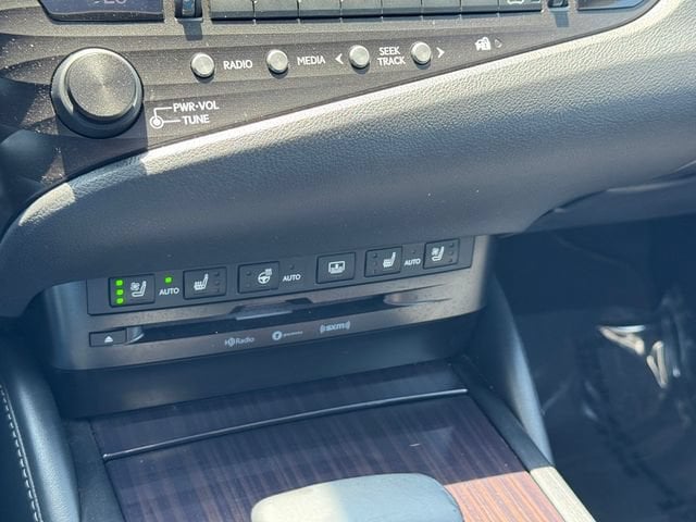 2019 Lexus ES 350 Luxury - Photo 16