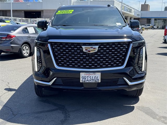 2025 Cadillac Escalade ESV Premium Luxury photo 2