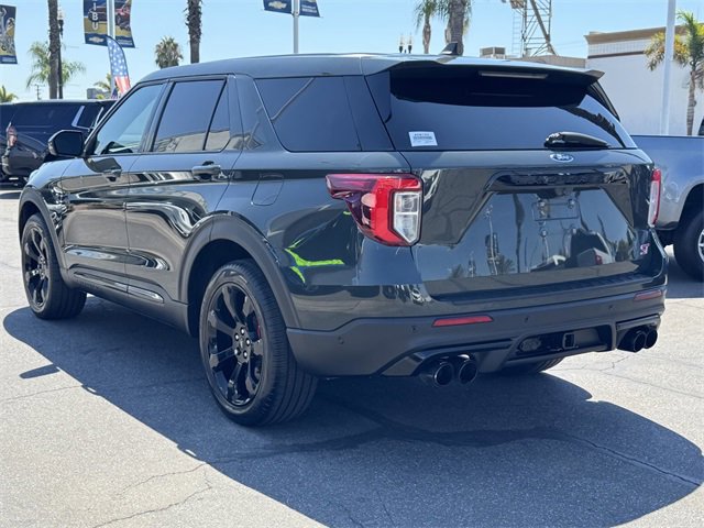 2022 Ford Explorer ST photo 2