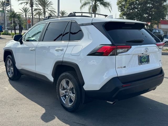 2025 Toyota RAV4 XLE photo 2
