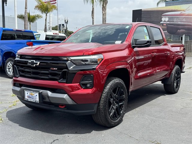 2025 Chevrolet Colorado Z71 photo 3