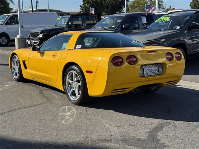 2004 Chevrolet Corvette photo 2