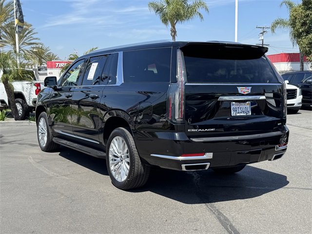 2025 Cadillac Escalade ESV Premium Luxury photo 4
