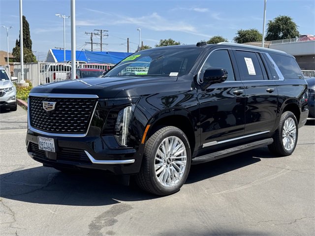 2025 Cadillac Escalade ESV Premium Luxury photo 3