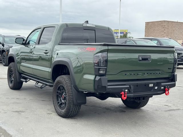 2022 Toyota Tacoma 4WD TRD Off Road photo 2