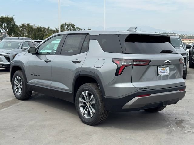 2026 Chevrolet Equinox LT photo 2