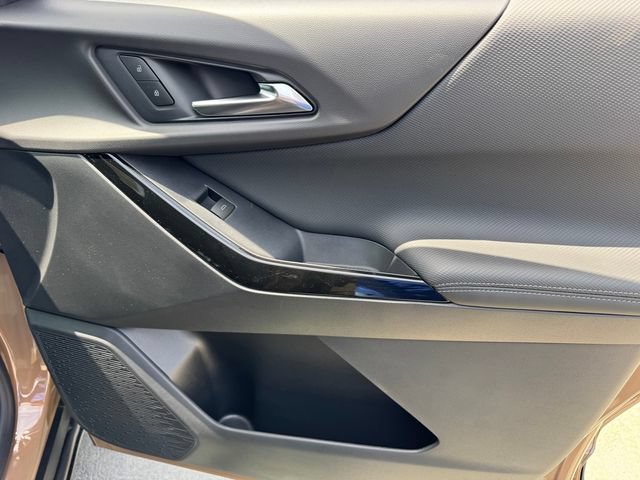 2027 Chevrolet Equinox LT - Photo 8