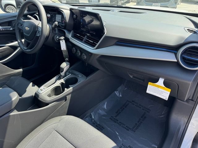 2026 Chevrolet Trax LS photo 5