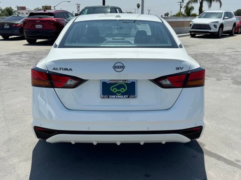 Used 2024 Nissan Altima 2.5 SV