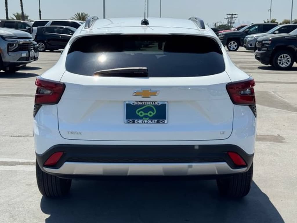 Used 2025 Chevrolet Trax LT SUV