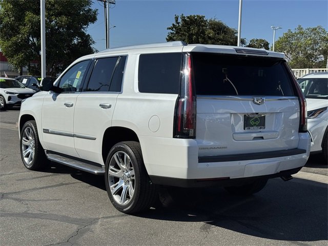 2016 Cadillac Escalade Luxury photo 2