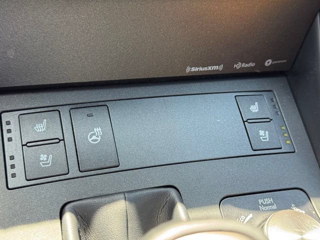 2023 Lexus IS 300 - Photo 18