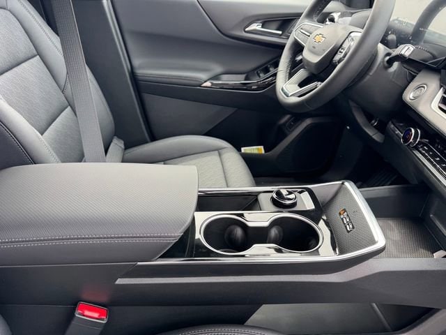 2026 Chevrolet Equinox LT photo 6