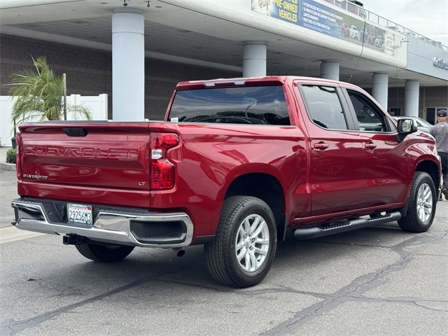 2022 Chevrolet Silverado LT photo 4