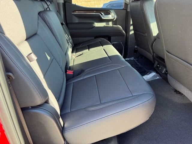 2025 Chevrolet Silverado 1500 LT photo 3