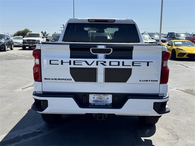 2025 Chevrolet Silverado Custom photo 3