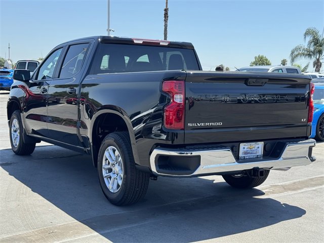 2025 Chevrolet Silverado 1500 LT photo 2