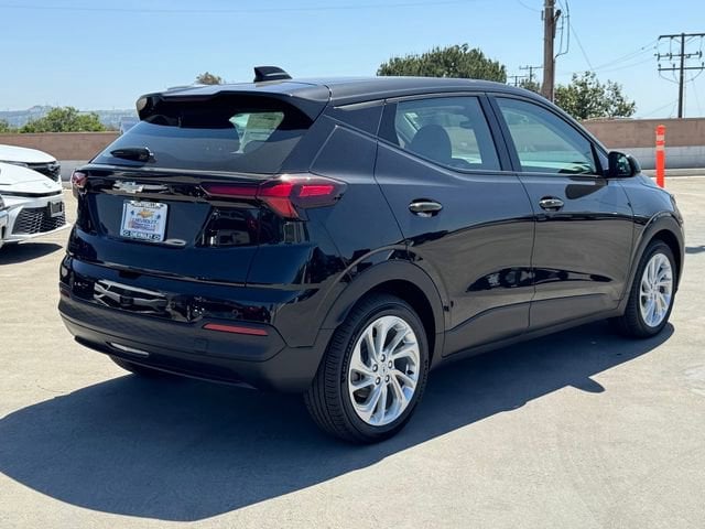 2027 Chevrolet Bolt LT photo 4